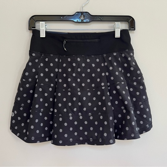 LULULEMON Pace Rival Skirt II (Tall) 4-way Stretch, Black + Gray Polkadot, 2 - Picture 4 of 13